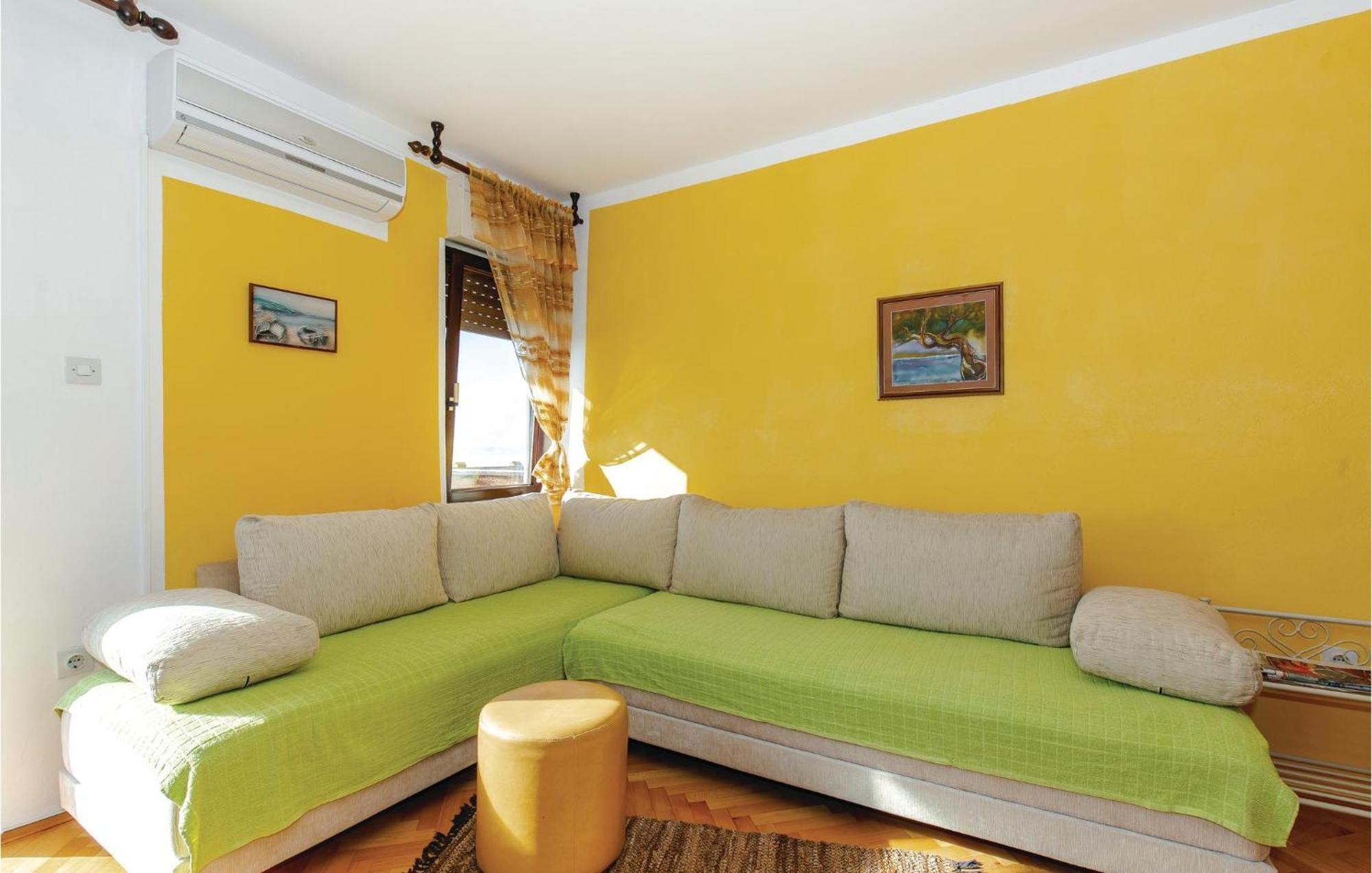 Stunning Apartment In Novi Vinodolski With Wifi 外观 照片