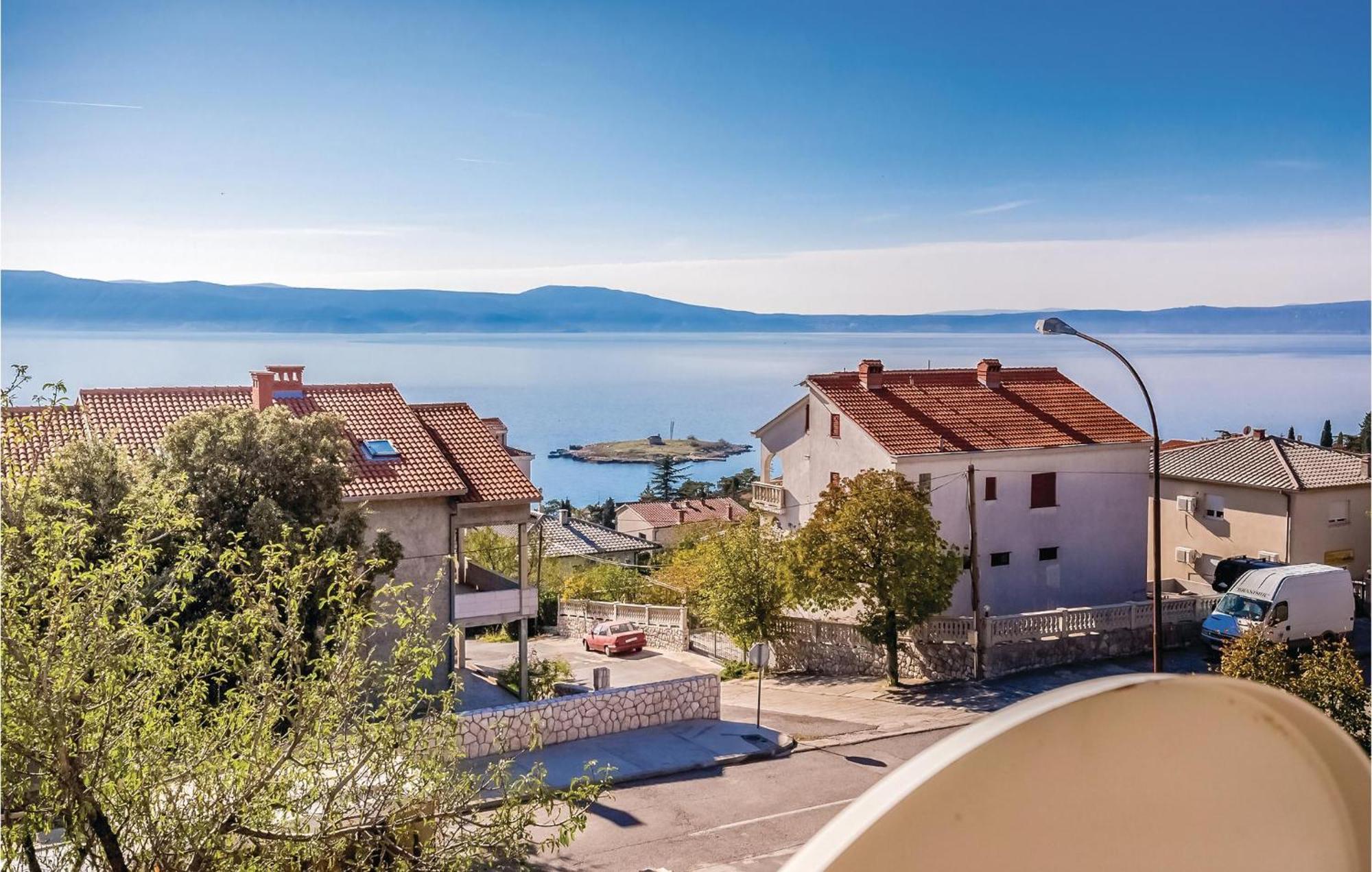 Stunning Apartment In Novi Vinodolski With Wifi 外观 照片