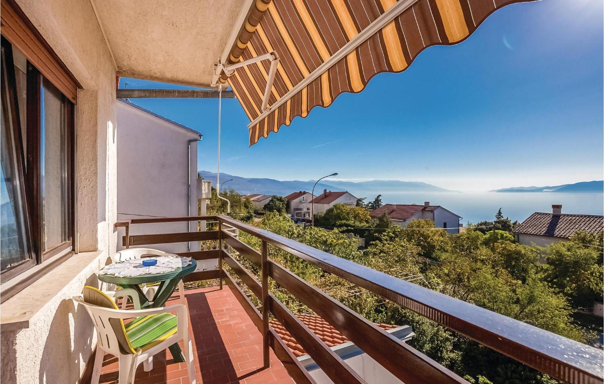Stunning Apartment In Novi Vinodolski With Wifi 外观 照片